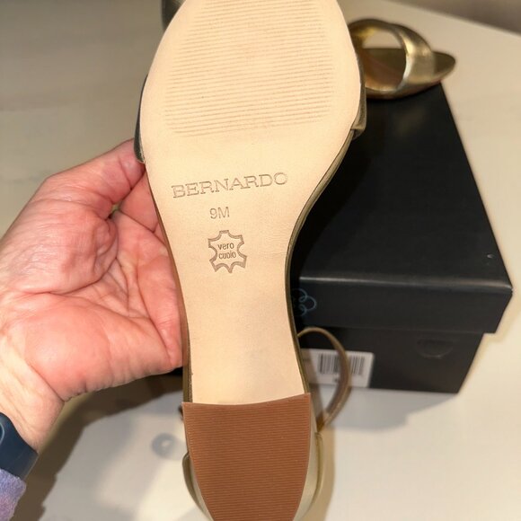 BERNARDO BOWIE Champagne Glove Leather Size 9M block heel Sandal - Picture 4 of 8